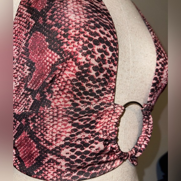 Crop top- red / black snake skin - Picture 2 of 3